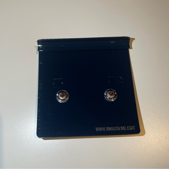 Swarovski crystal stud earrings - Picture 3 of 5